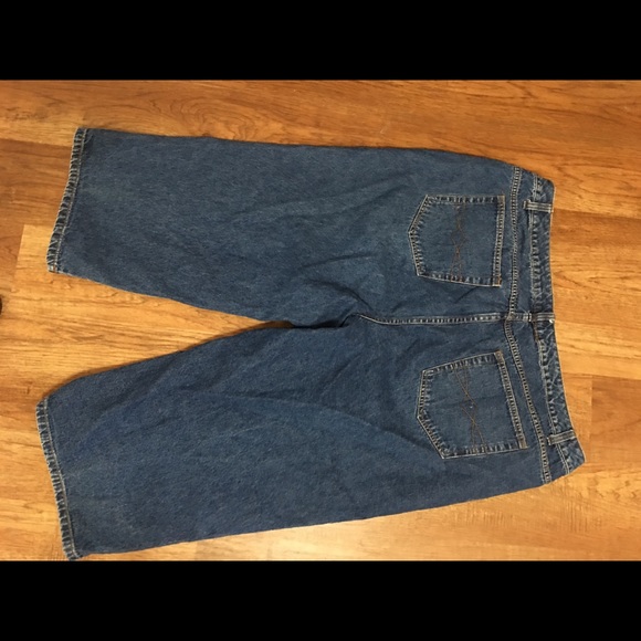 Faded Glory Crop embroidered jeans EUC - Picture 2 of 5